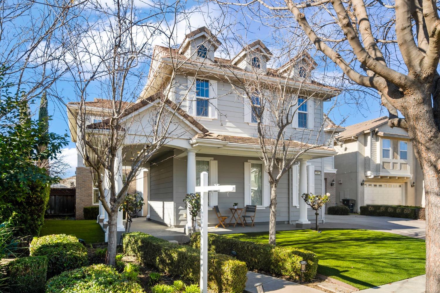 291 N Alta Dena Street