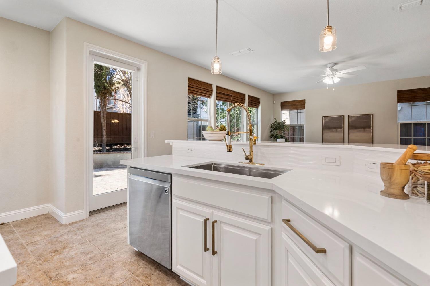 291 N Alta Dena Street