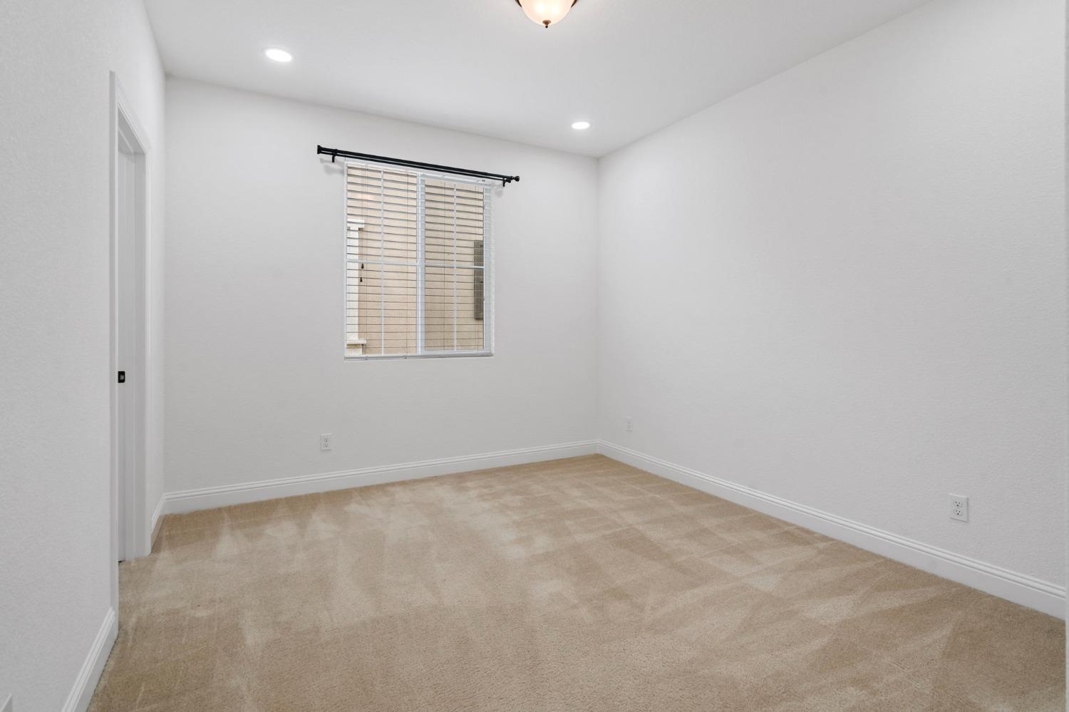 1186 S Vecindad Street