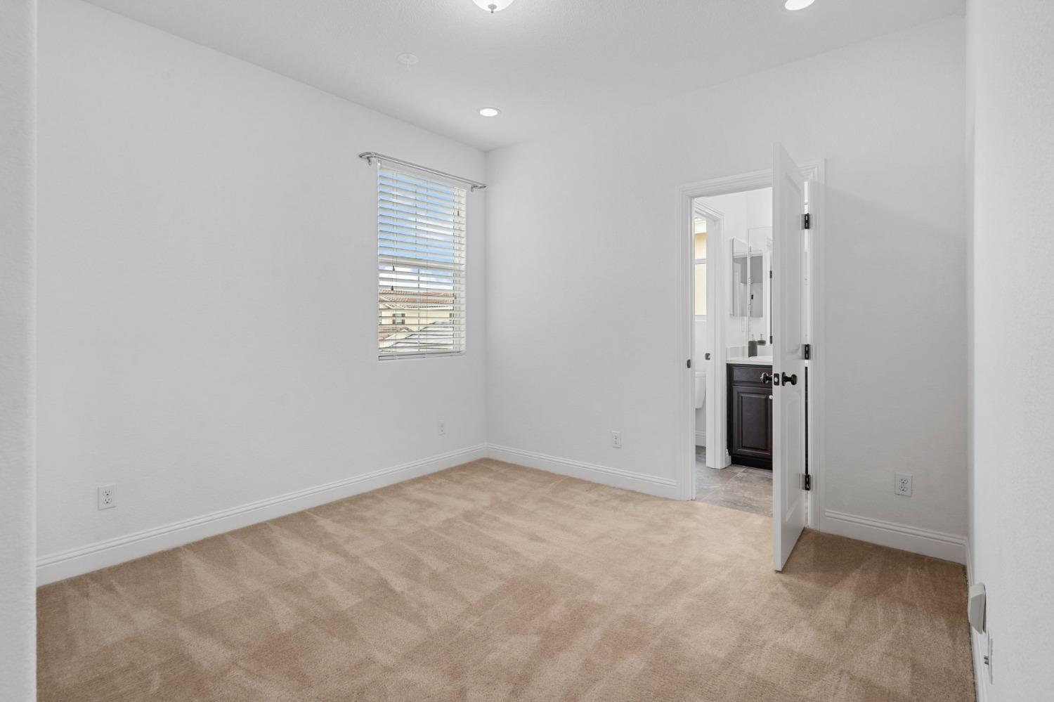 1186 S Vecindad Street