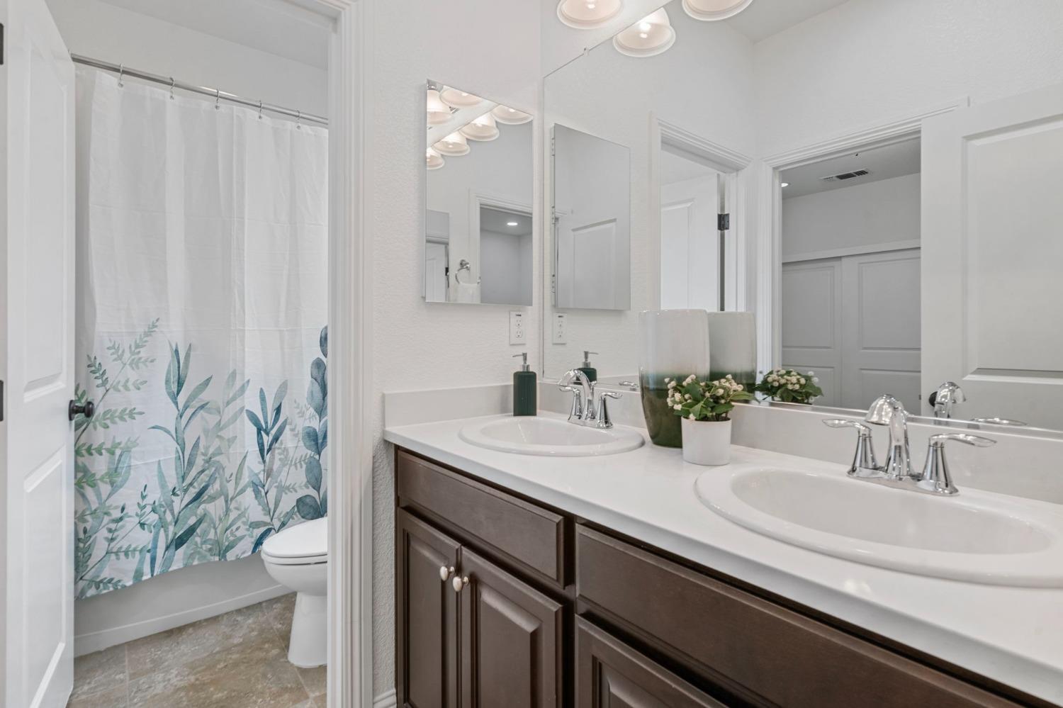 1186 S Vecindad Street