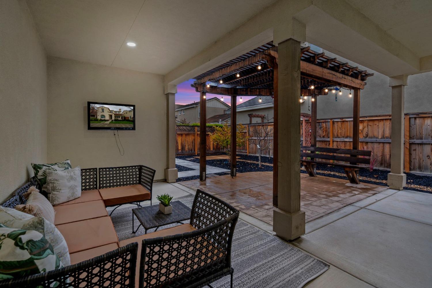 1186 S Vecindad Street