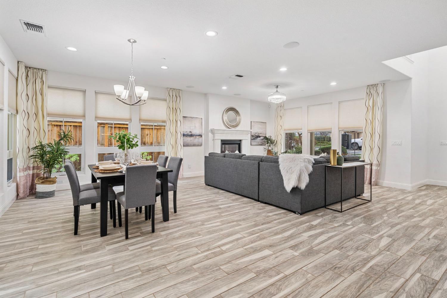 1186 S Vecindad Street