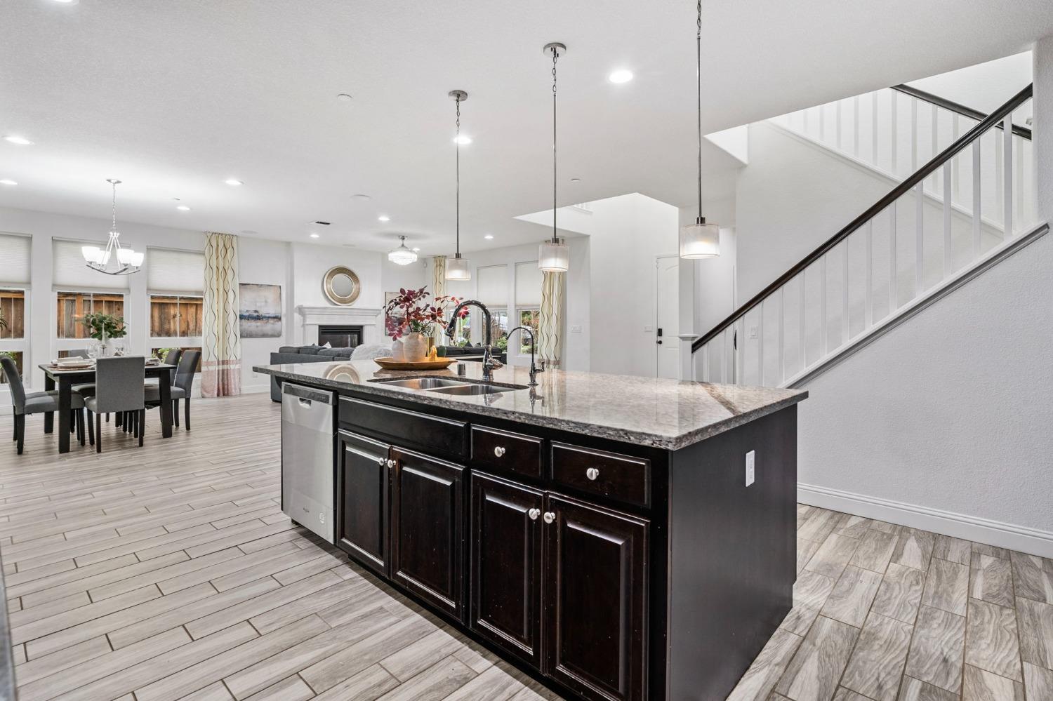 1186 S Vecindad Street