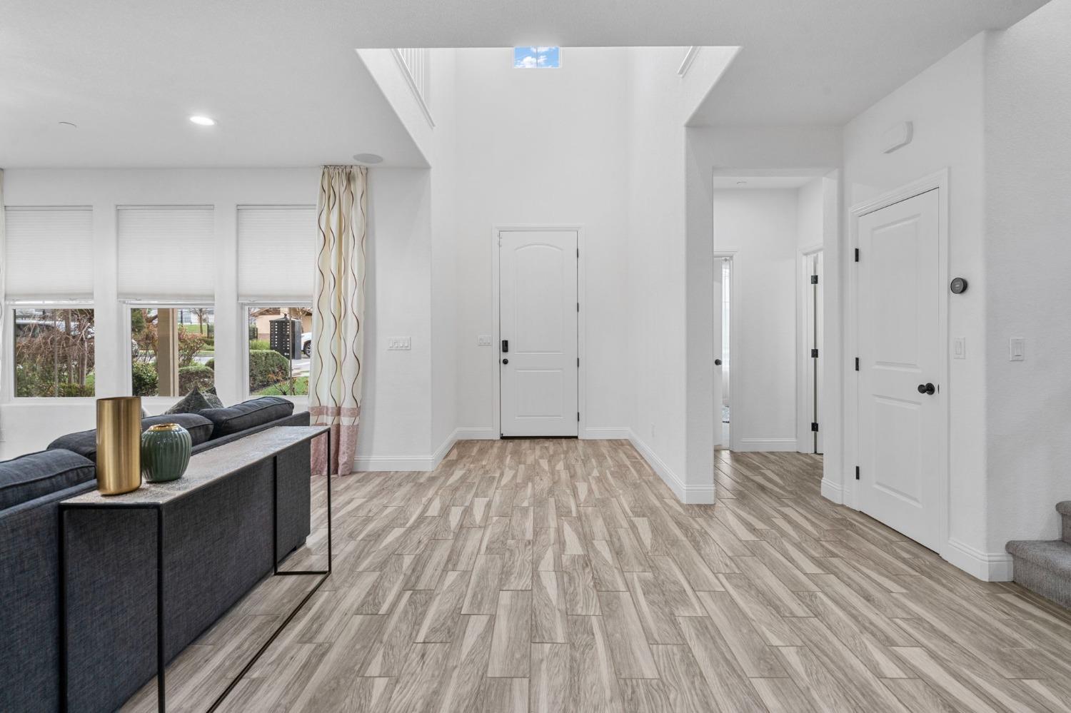 1186 S Vecindad Street