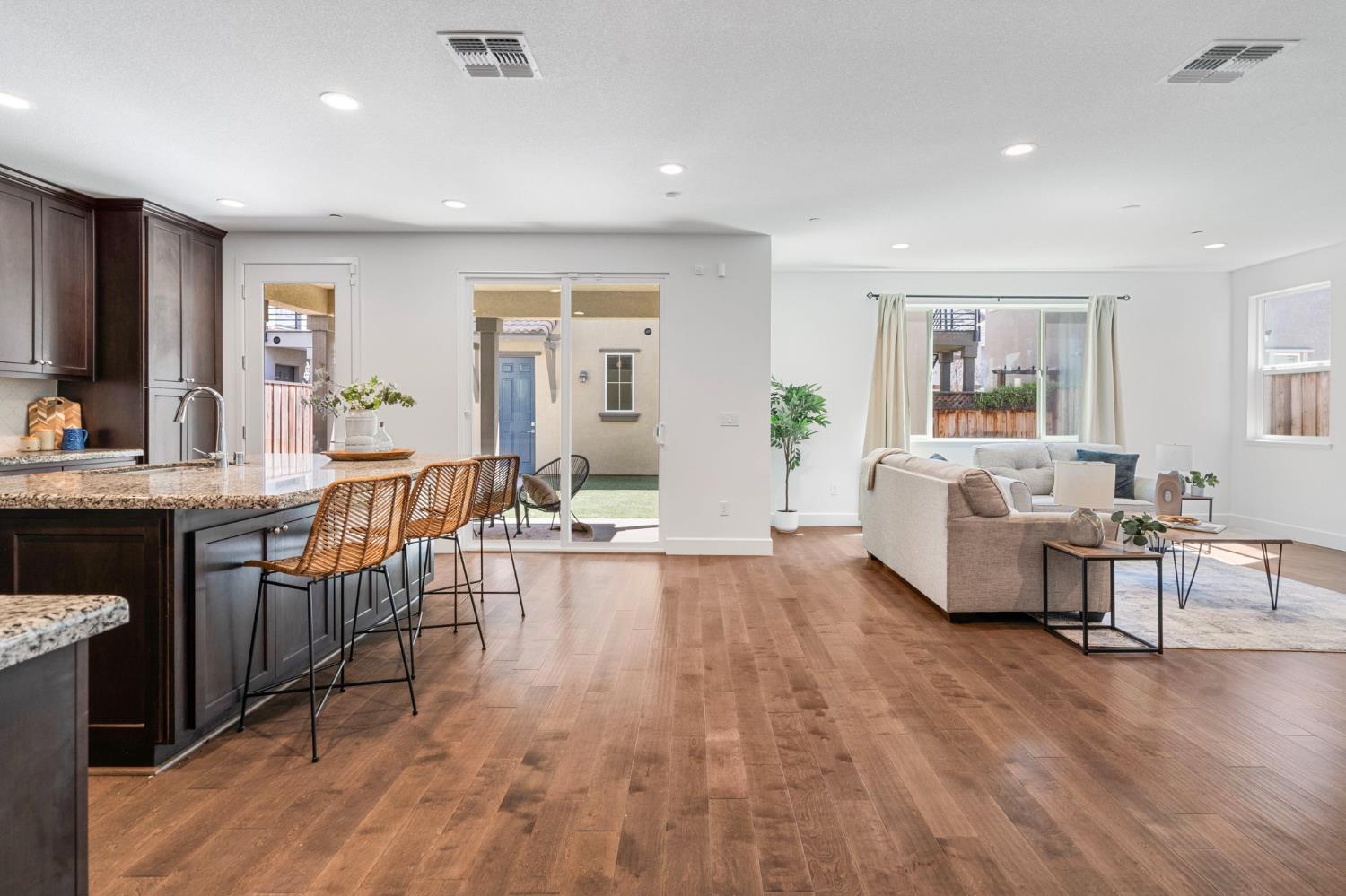 1442 S Wilshire Avenue