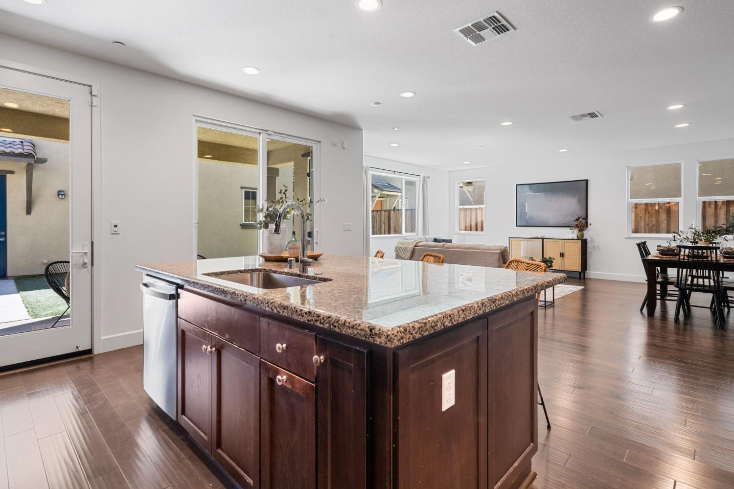 1442 S Wilshire Avenue