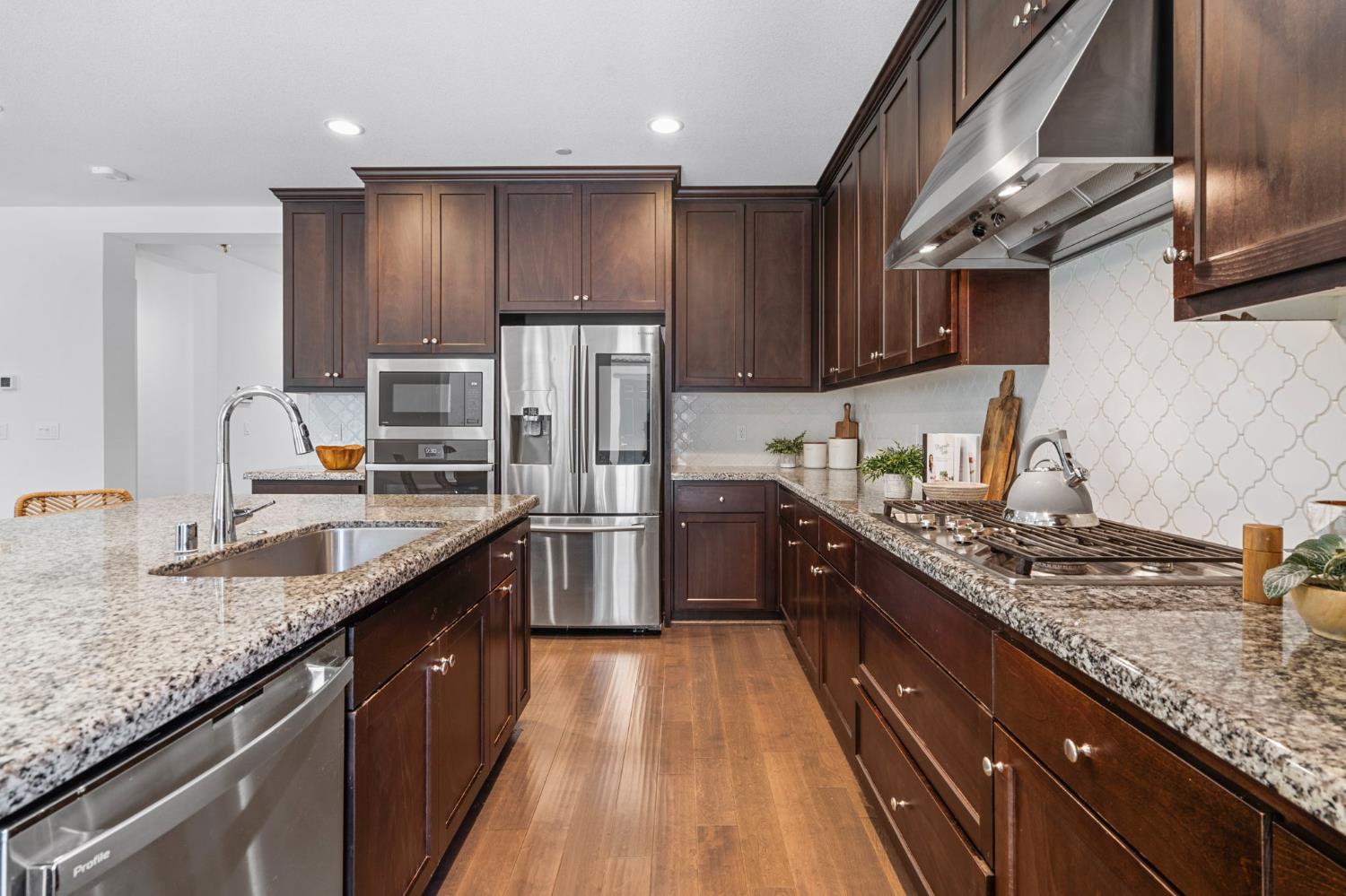 1442 S Wilshire Avenue