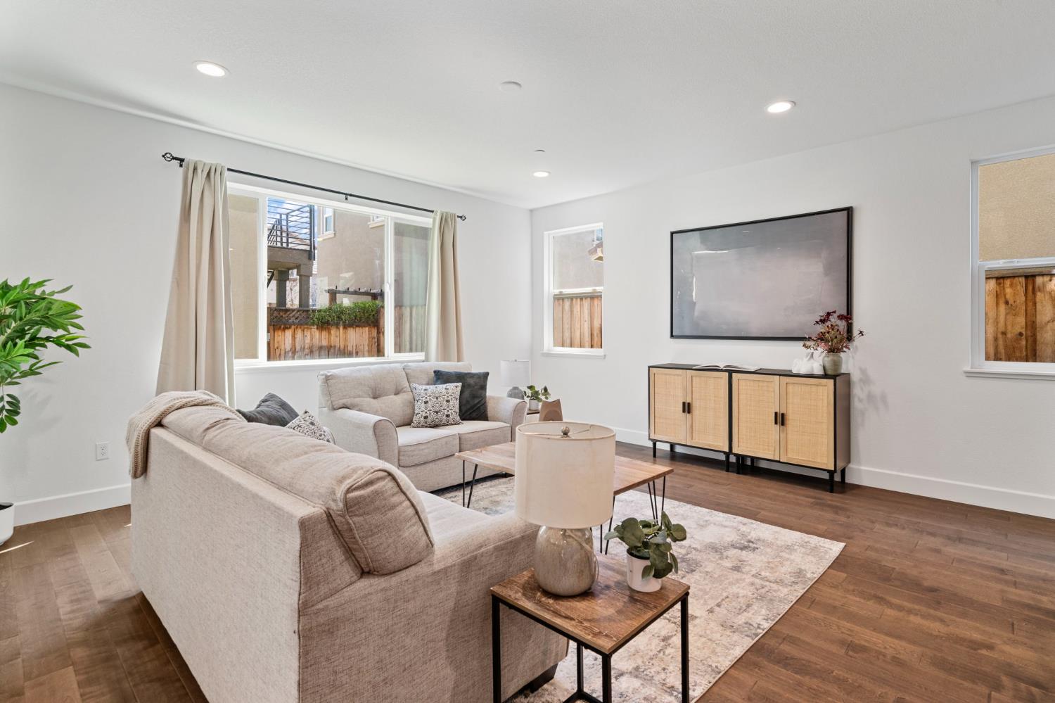 1442 S Wilshire Avenue