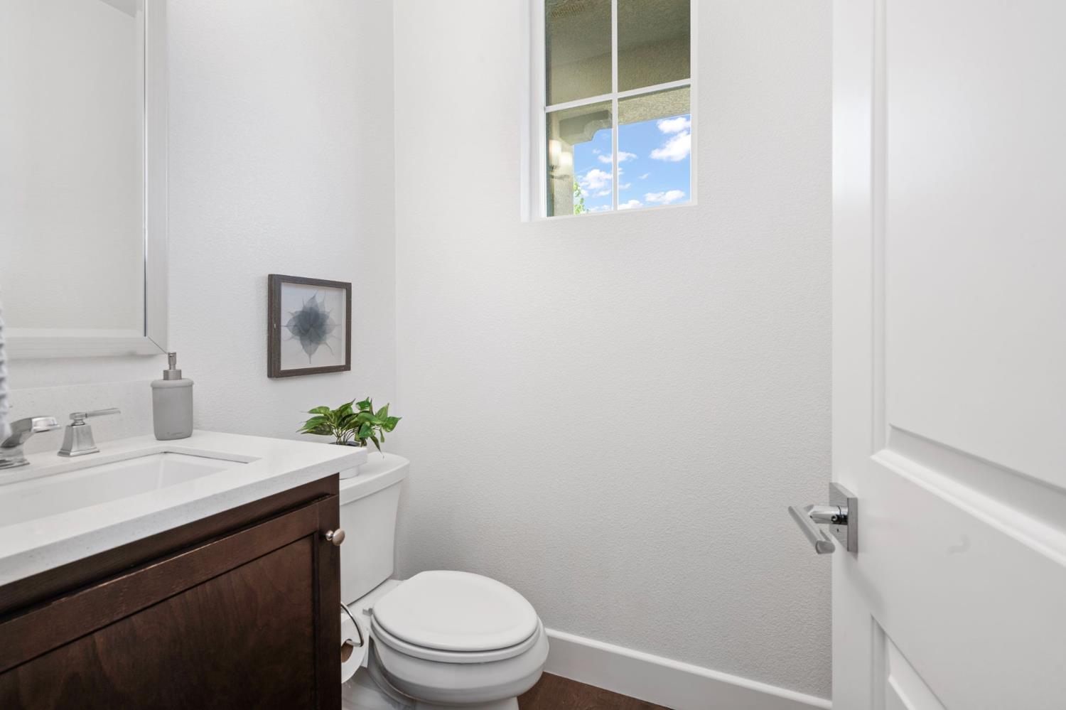 1442 S Wilshire Avenue