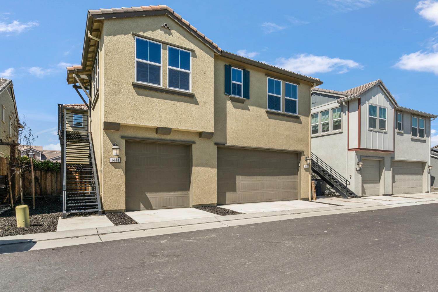 1442 S Wilshire Avenue