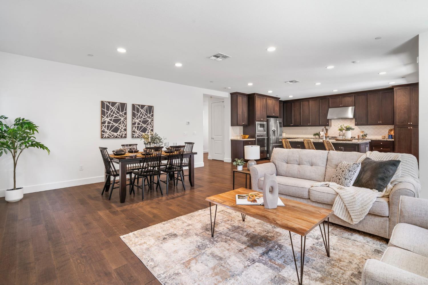 1442 S Wilshire Avenue