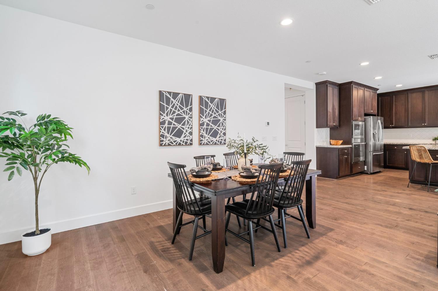 1442 S Wilshire Avenue