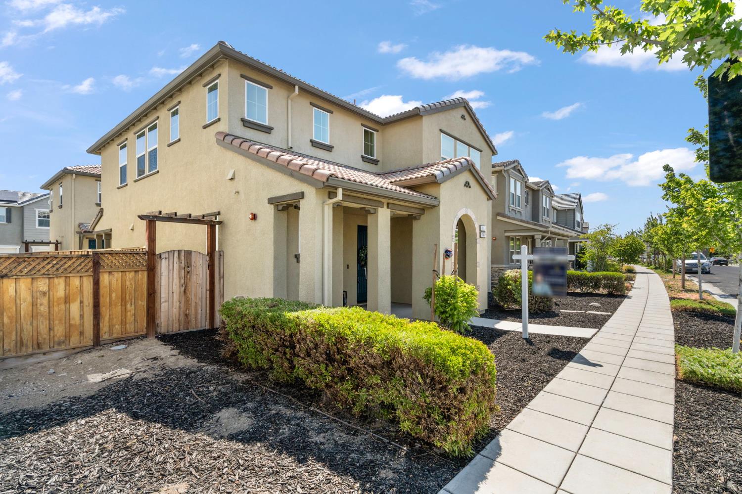 1442 S Wilshire Avenue