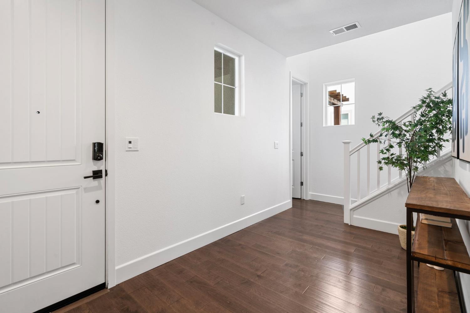 1442 S Wilshire Avenue