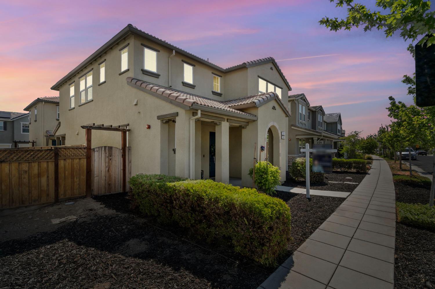 1442 S Wilshire Avenue