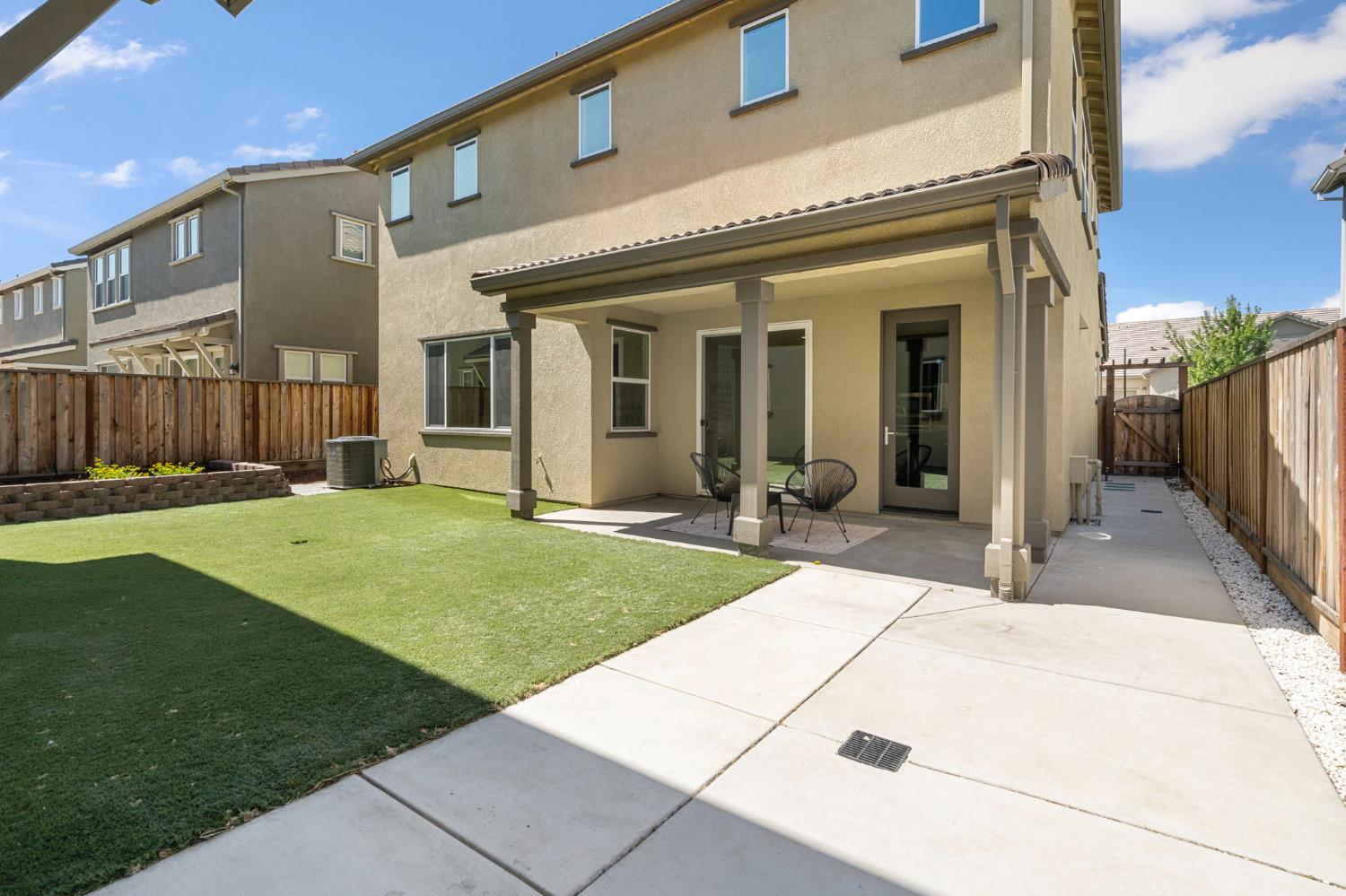 1442 S Wilshire Avenue