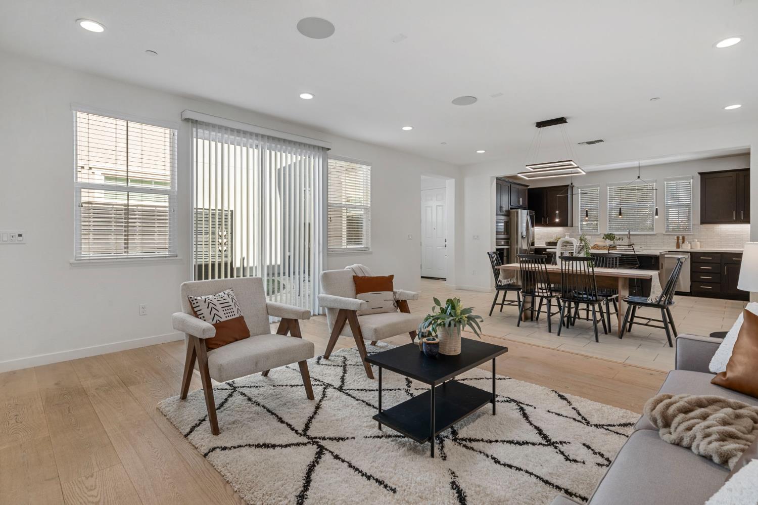 150 E Cortona Court