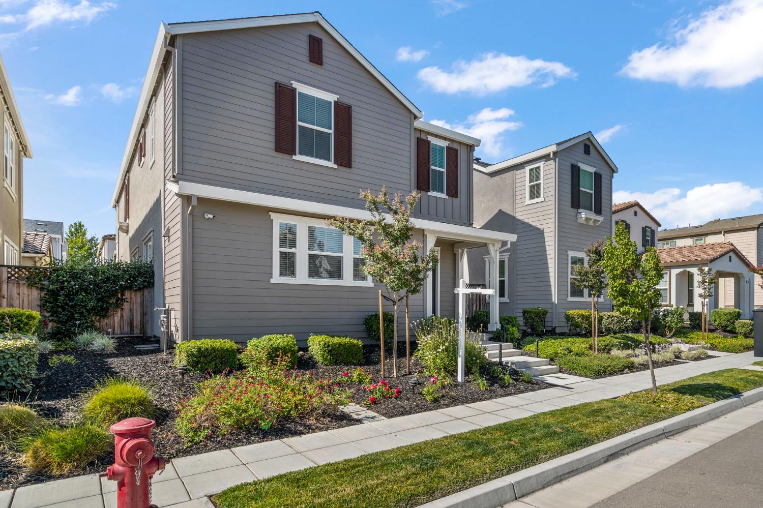 150 E Cortona Court