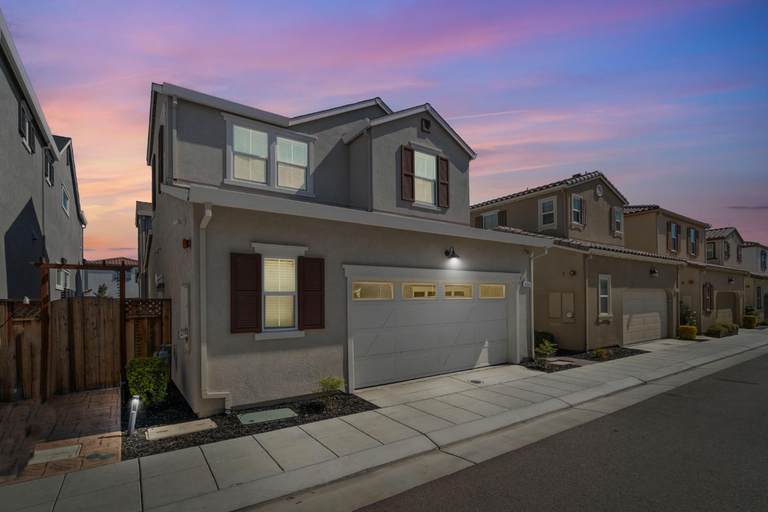 150 E Cortona Court