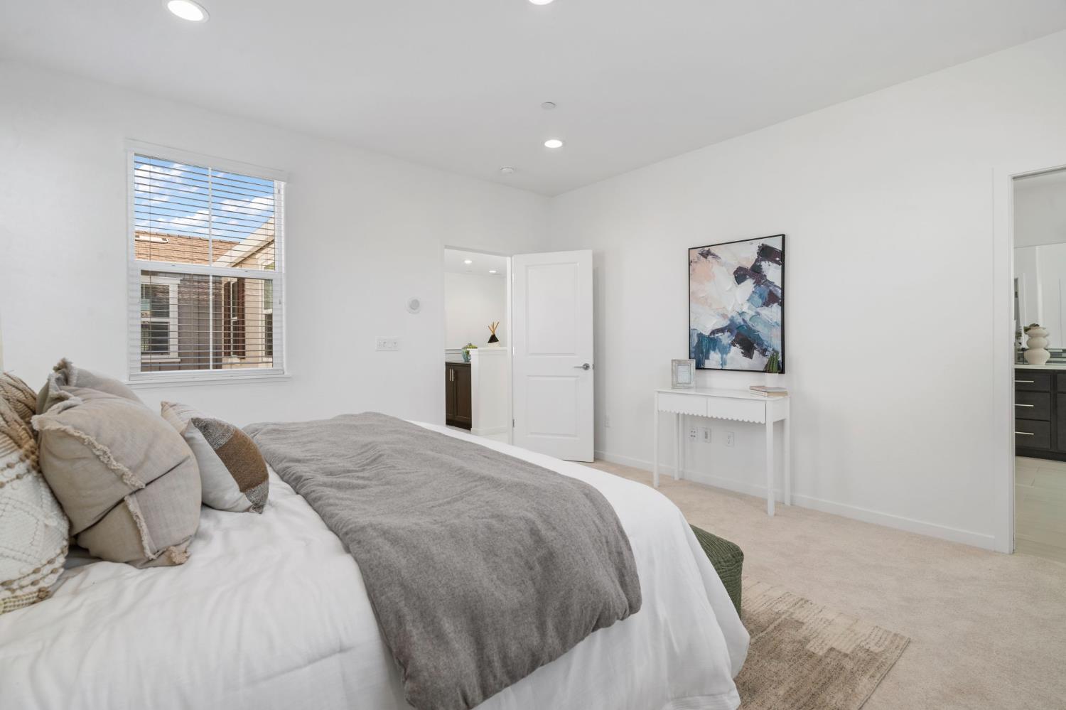 150 E Cortona Court