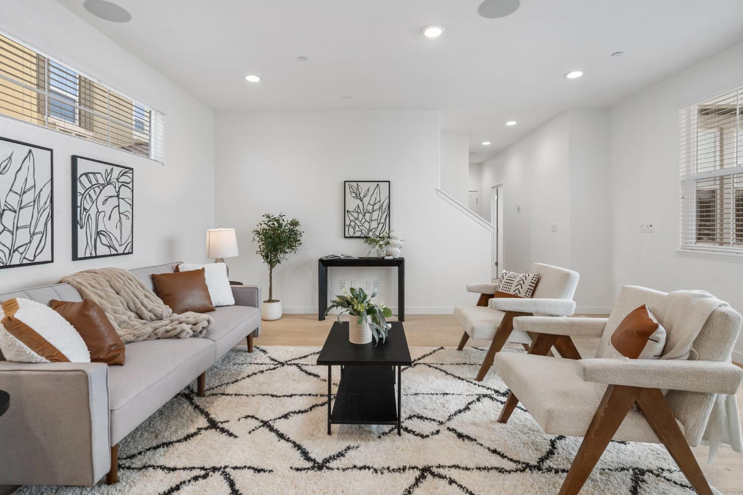 150 E Cortona Court