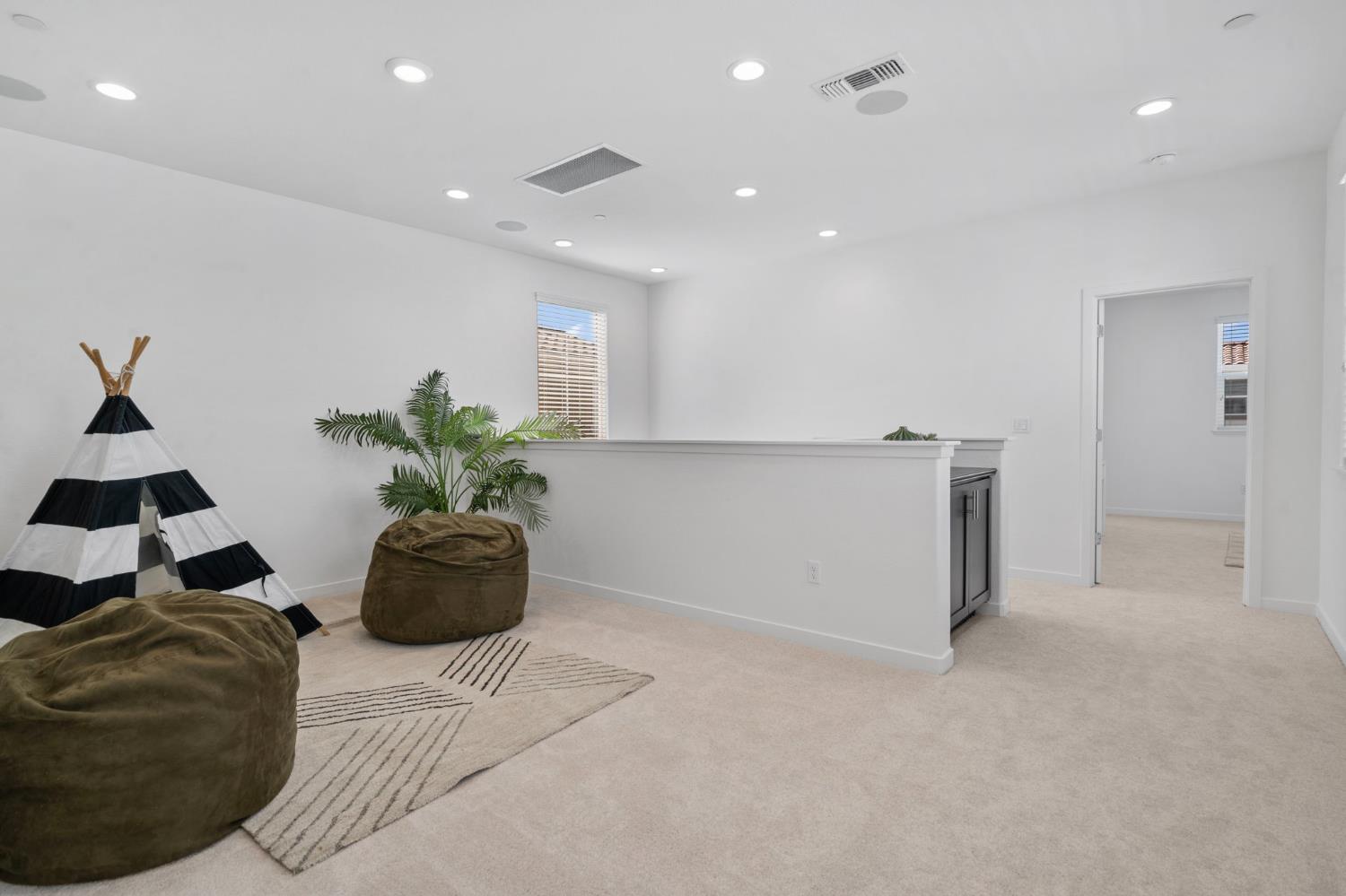 150 E Cortona Court