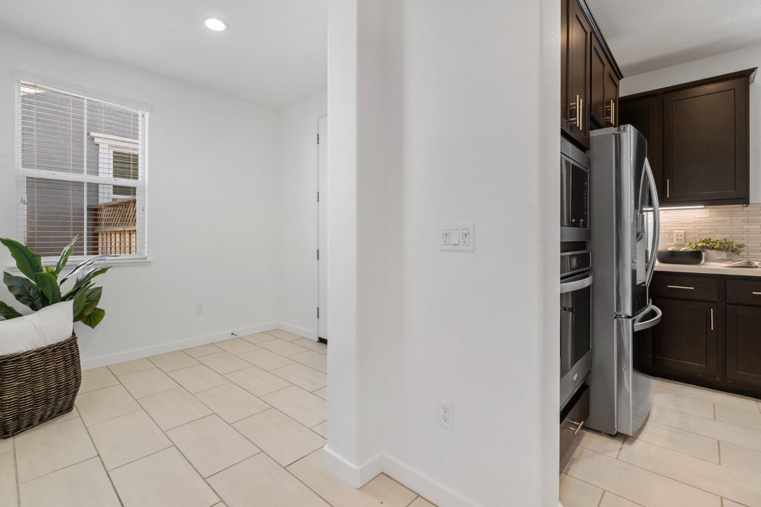 150 E Cortona Court