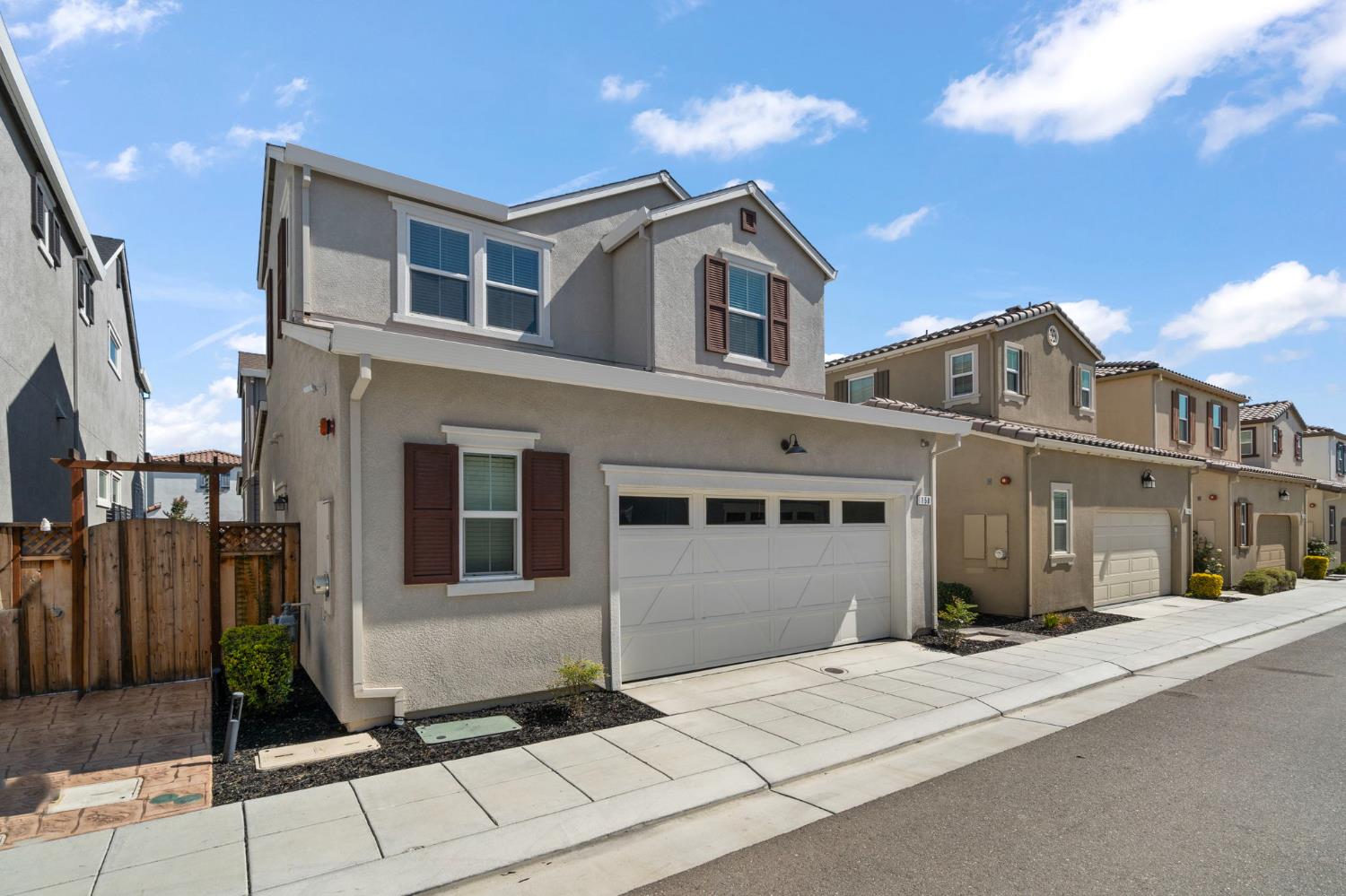 150 E Cortona Court