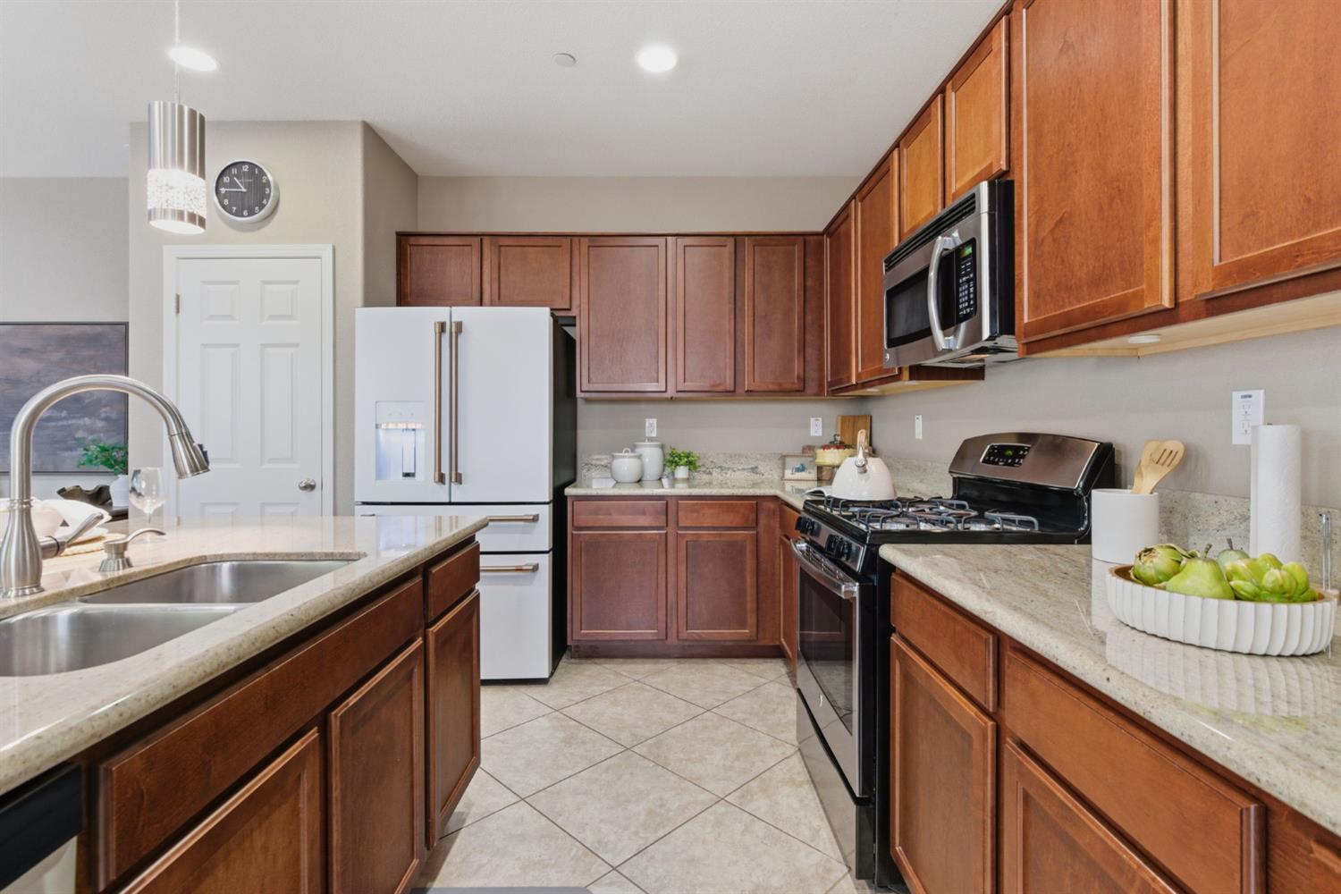 203 W Bonner Drive