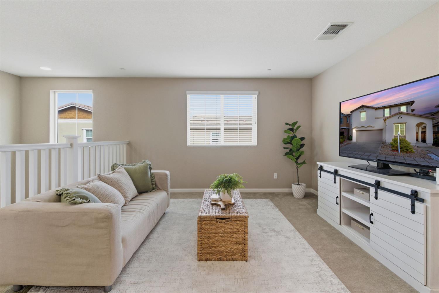 203 W Bonner Drive