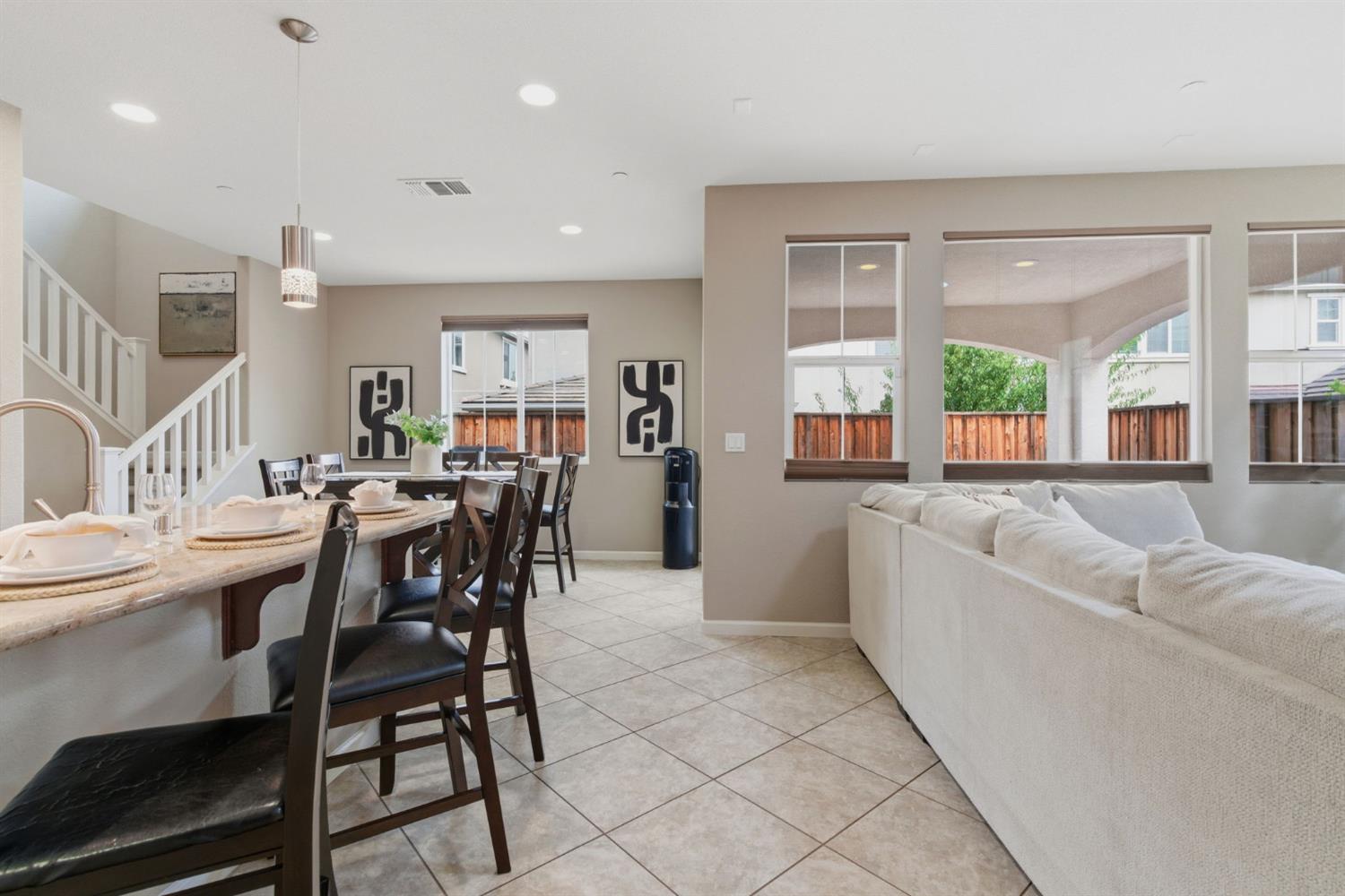 203 W Bonner Drive
