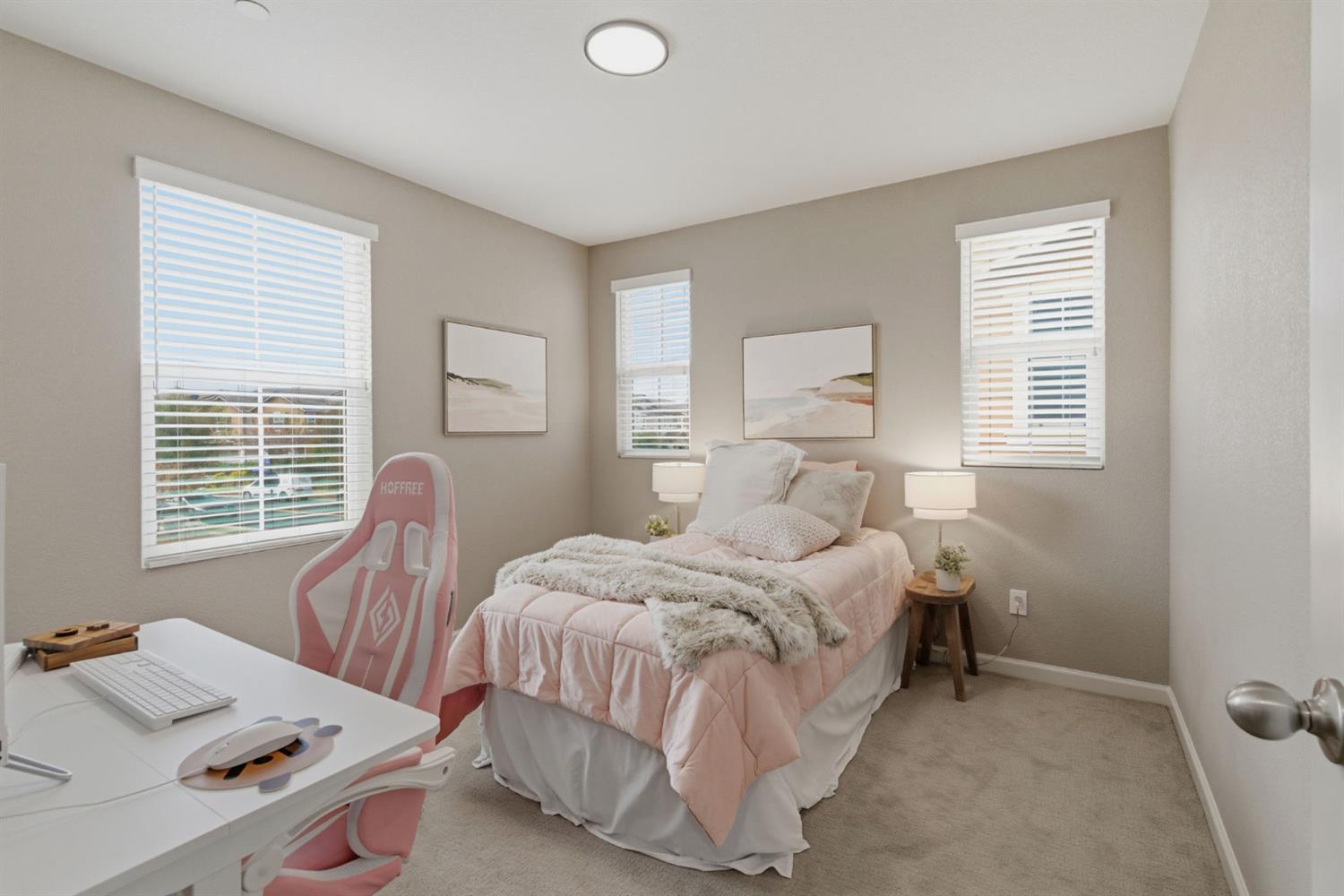 203 W Bonner Drive