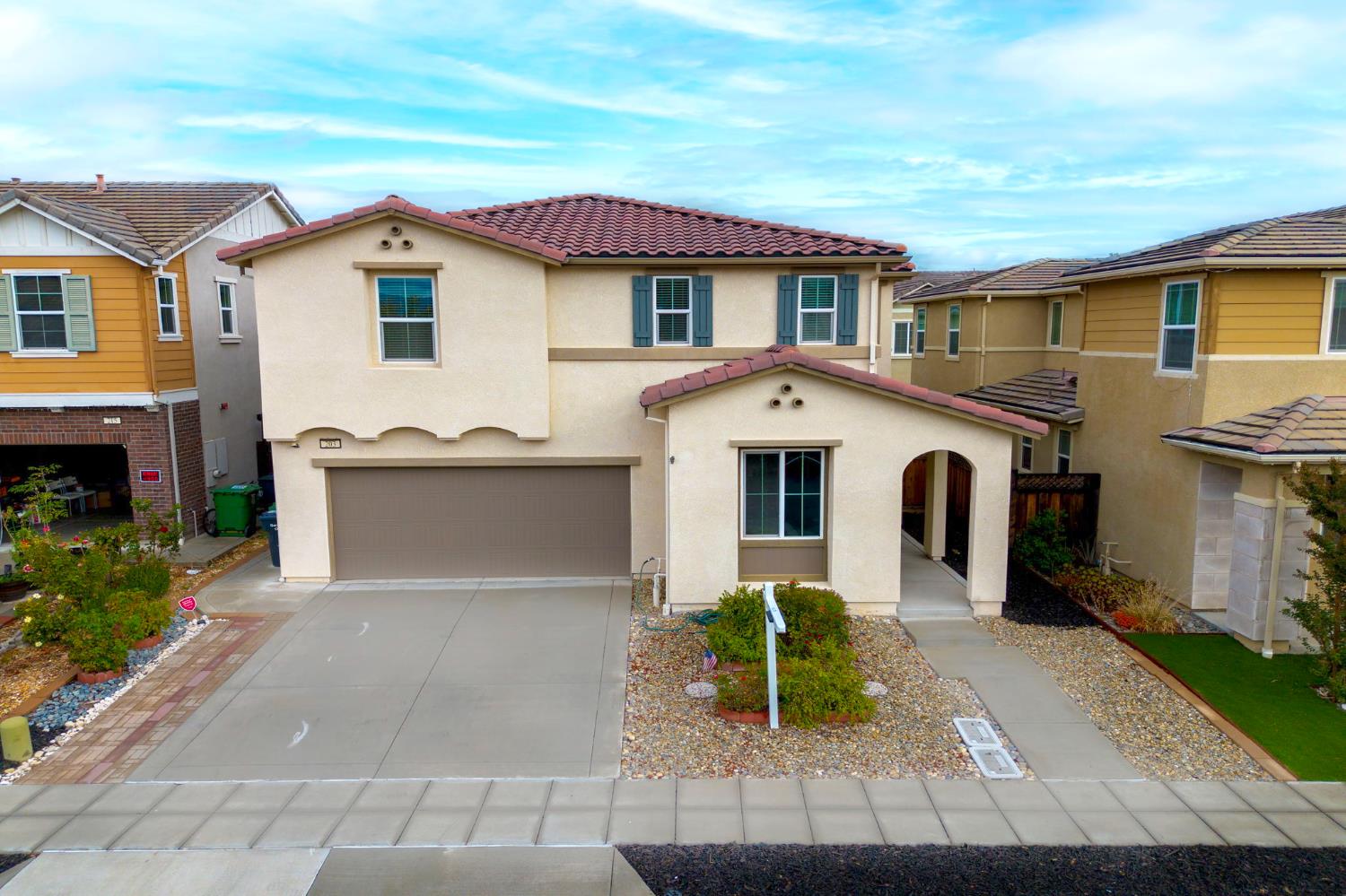 203 W Bonner Drive