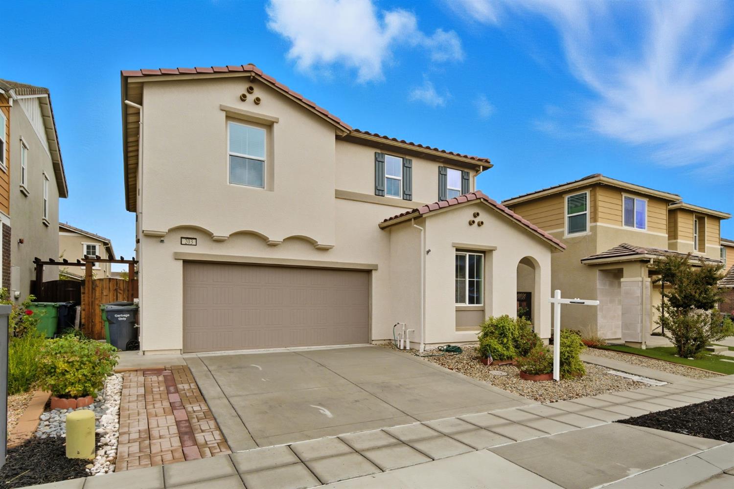 203 W Bonner Drive