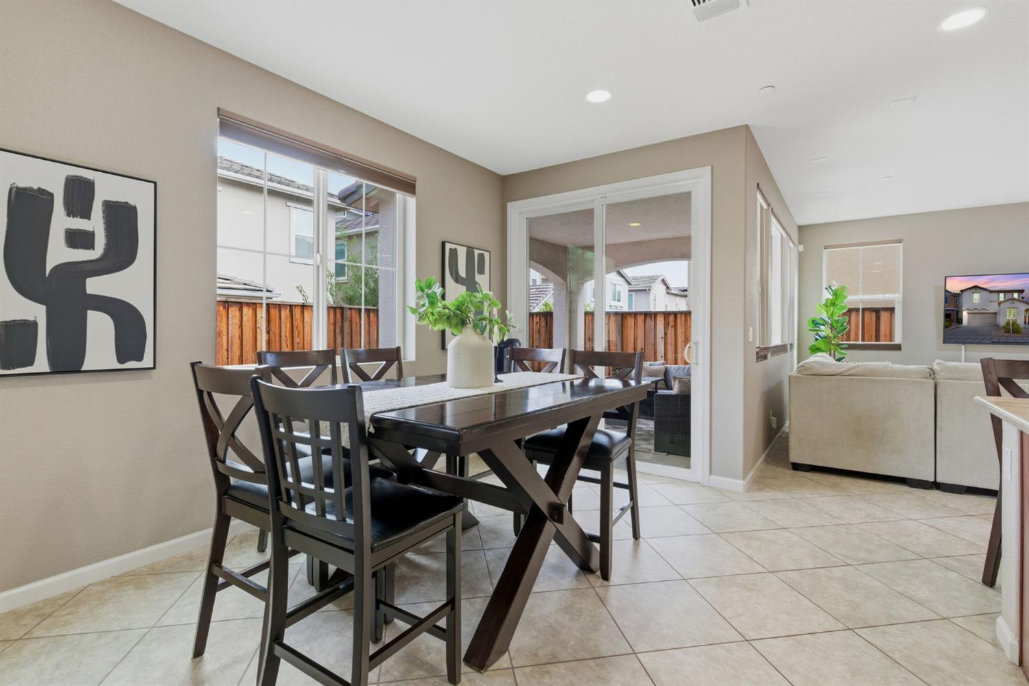 203 W Bonner Drive