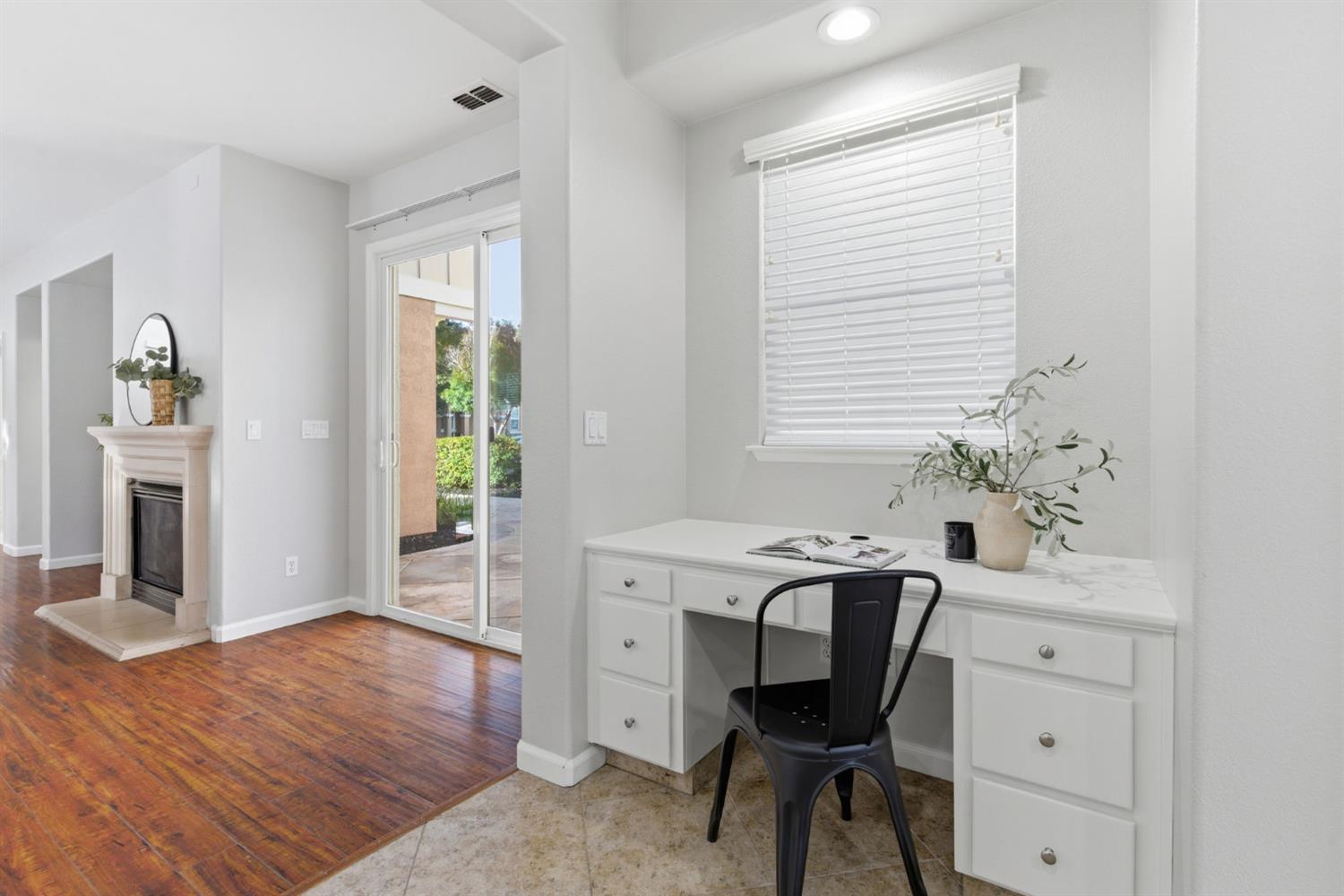 161 W Prosperidad Way