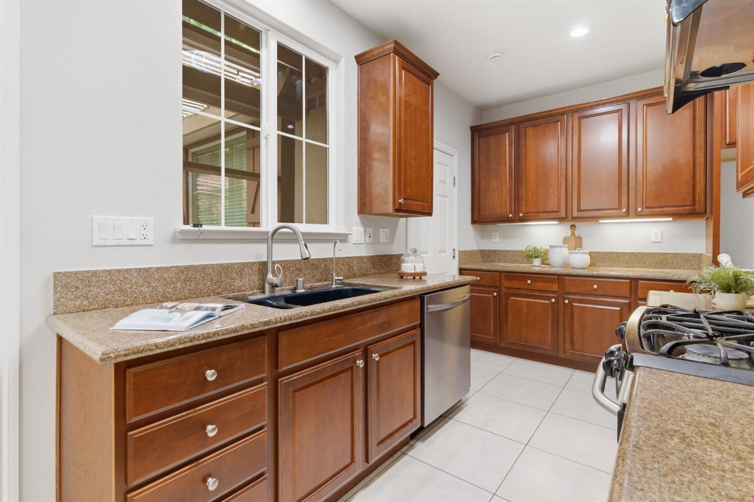 349 W Las Brisas Drive