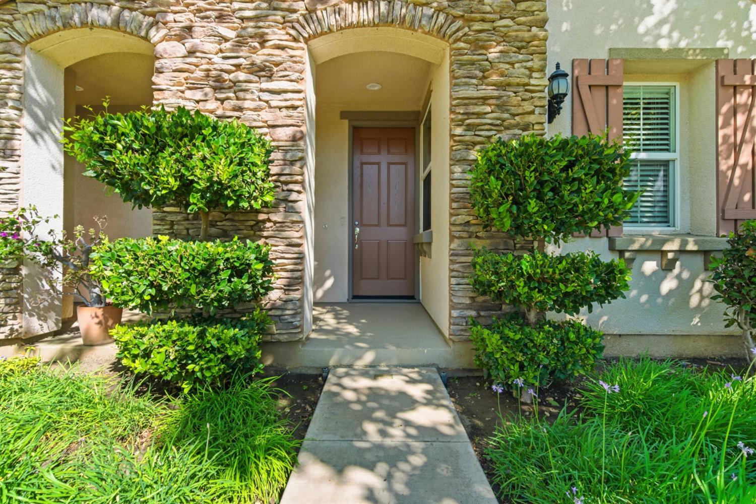 349 W Las Brisas Drive