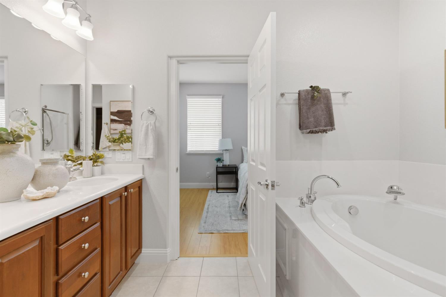 349 W Las Brisas Drive