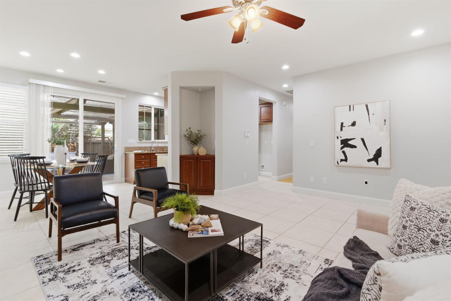 349 W Las Brisas Drive