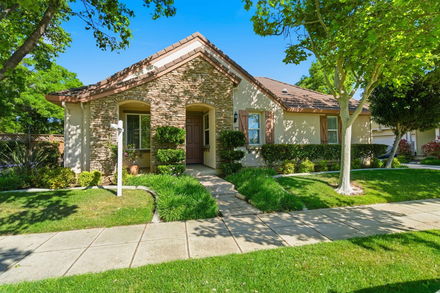 349 W Las Brisas Drive