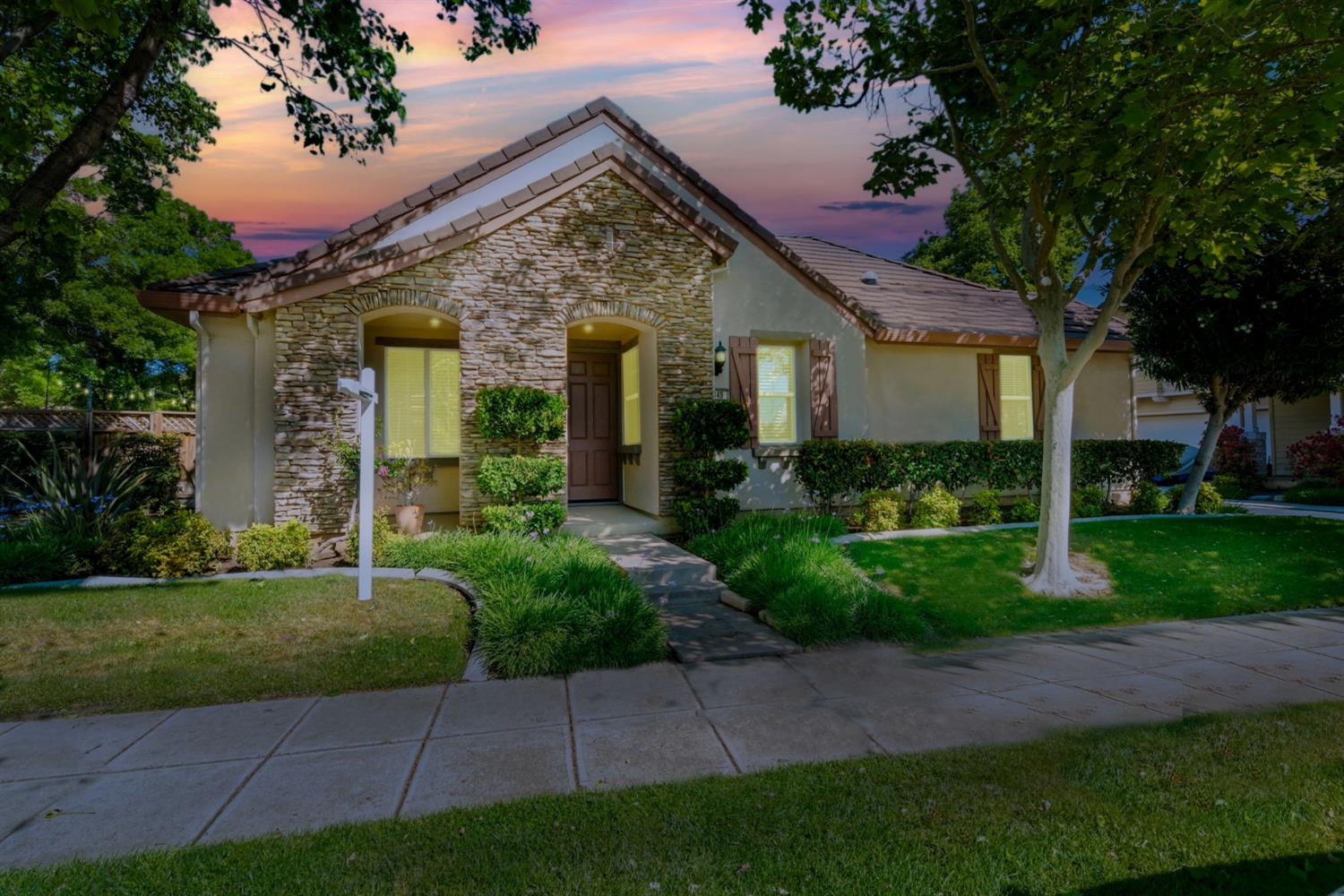 349 W Las Brisas Drive