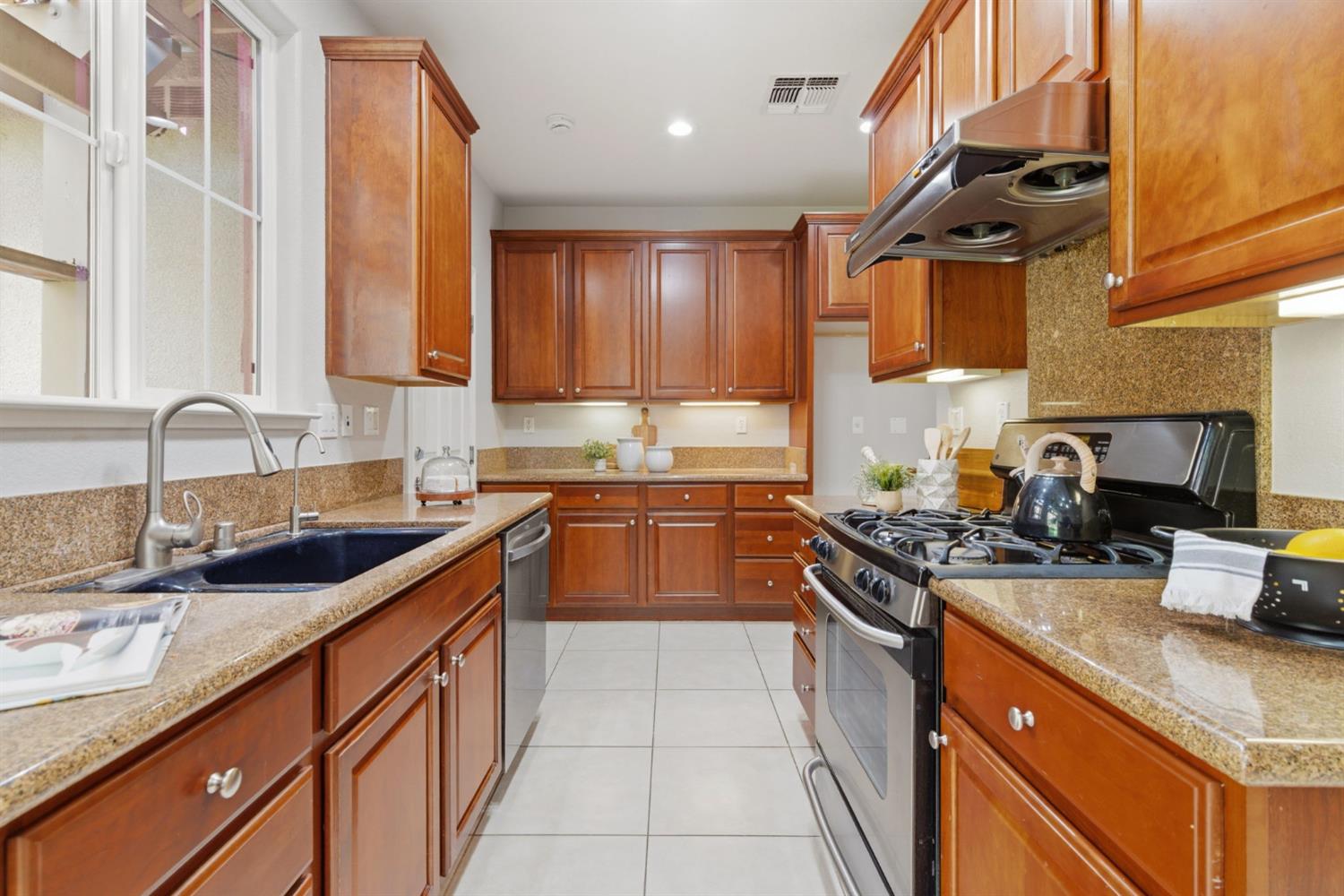 349 W Las Brisas Drive