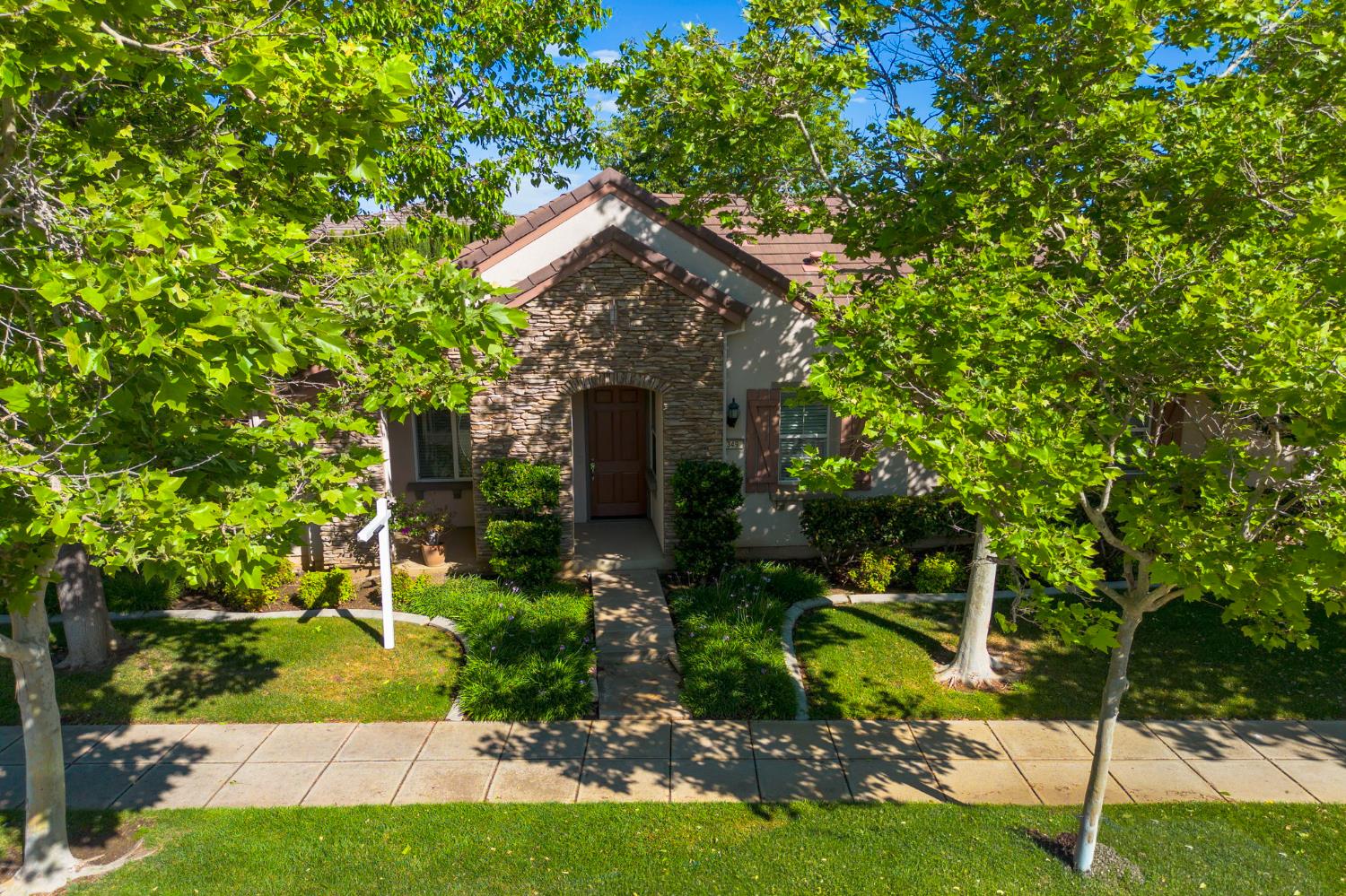 349 W Las Brisas Drive