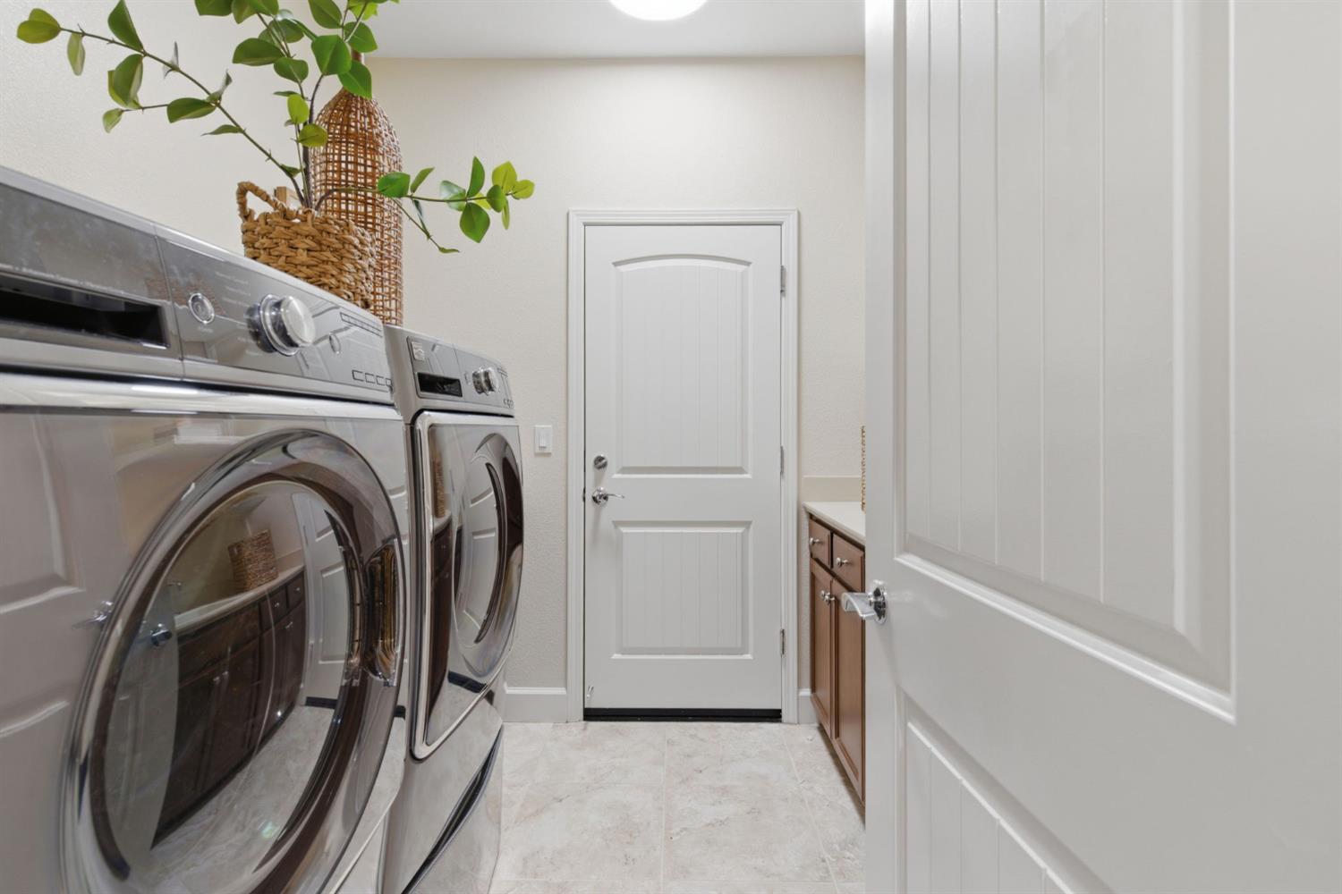 517 N Castellina Terrace