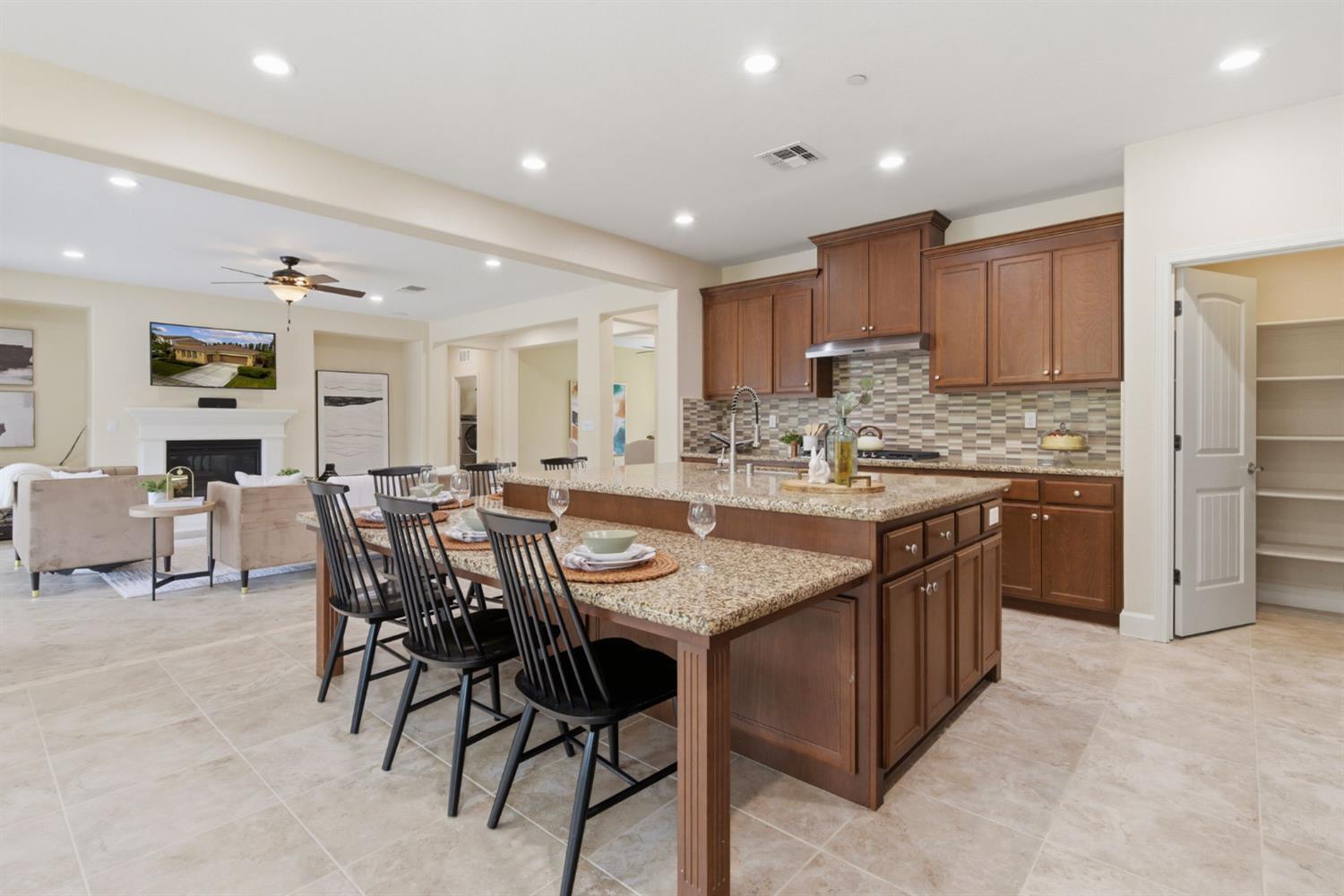 517 N Castellina Terrace