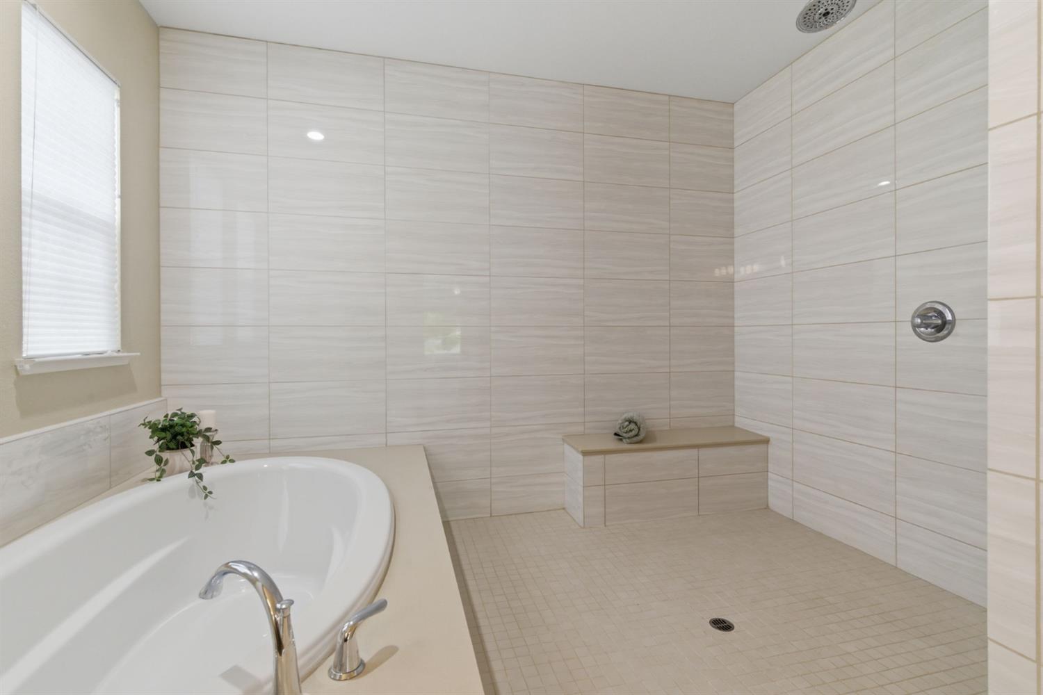 517 N Castellina Terrace