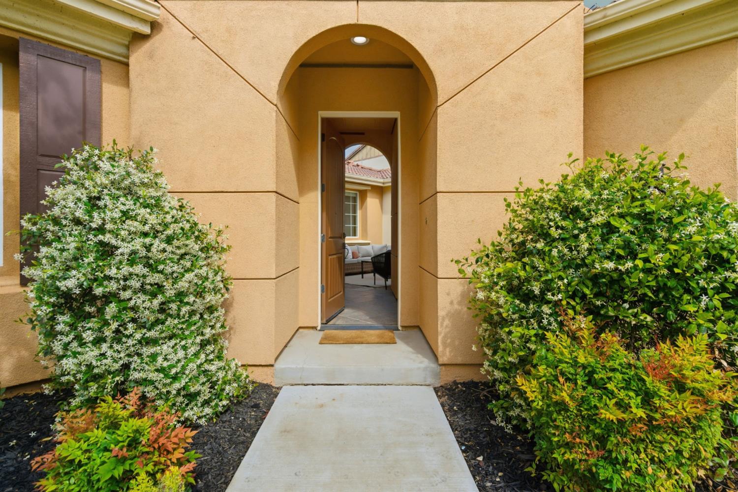 517 N Castellina Terrace