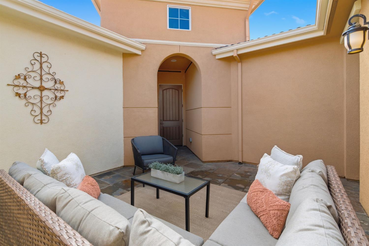 517 N Castellina Terrace